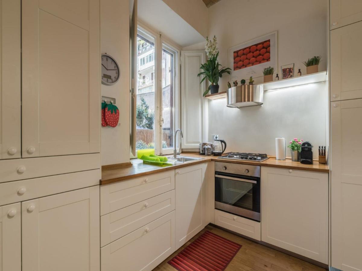 רומא The Best Rent - Elegant Flat Near Colosseum מראה חיצוני תמונה