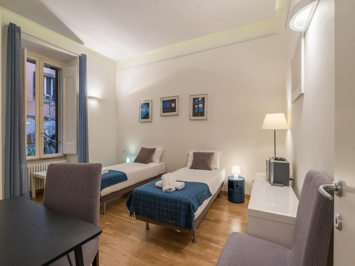 רומא The Best Rent - Elegant Flat Near Colosseum מראה חיצוני תמונה