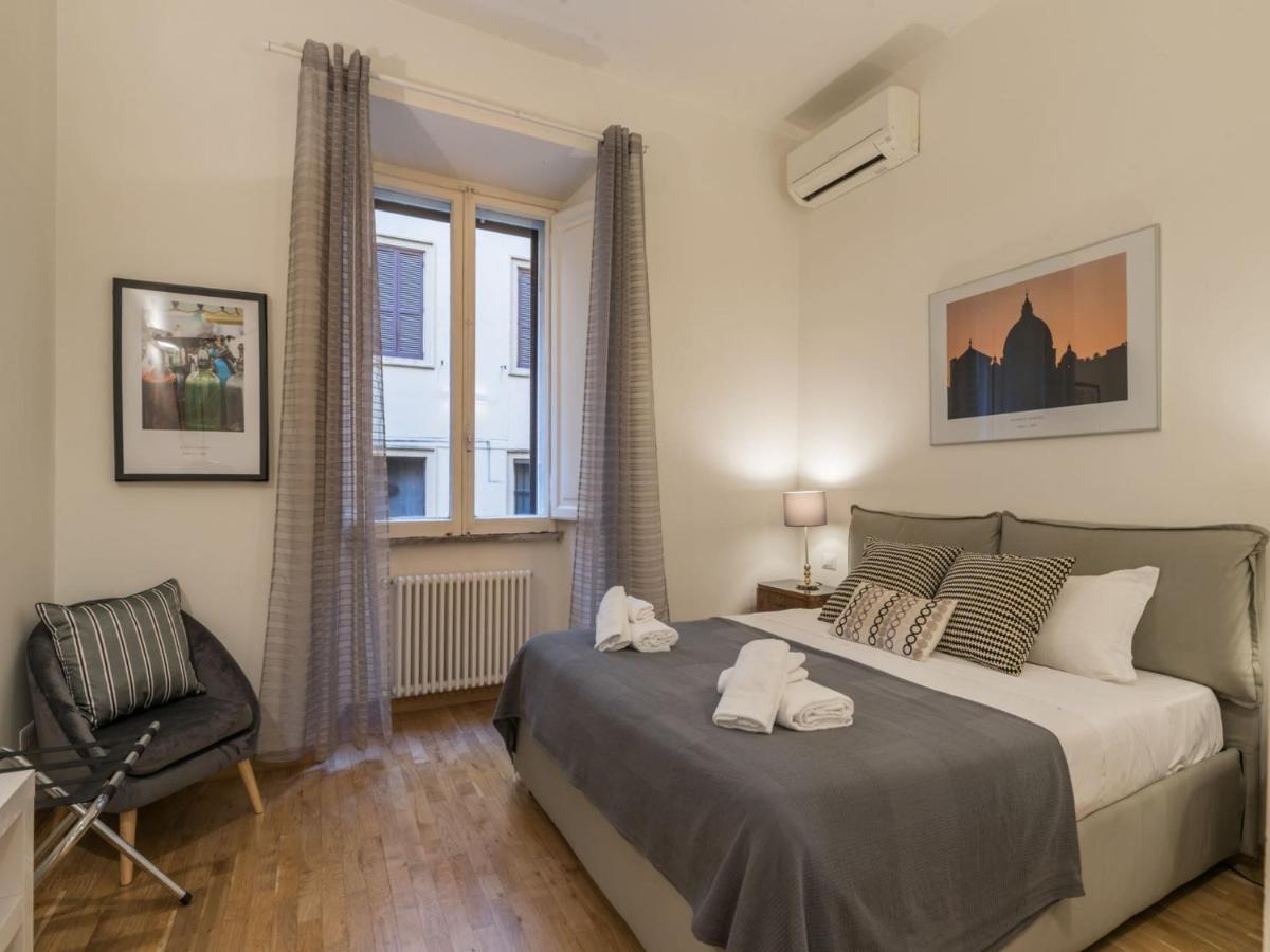 רומא The Best Rent - Elegant Flat Near Colosseum מראה חיצוני תמונה