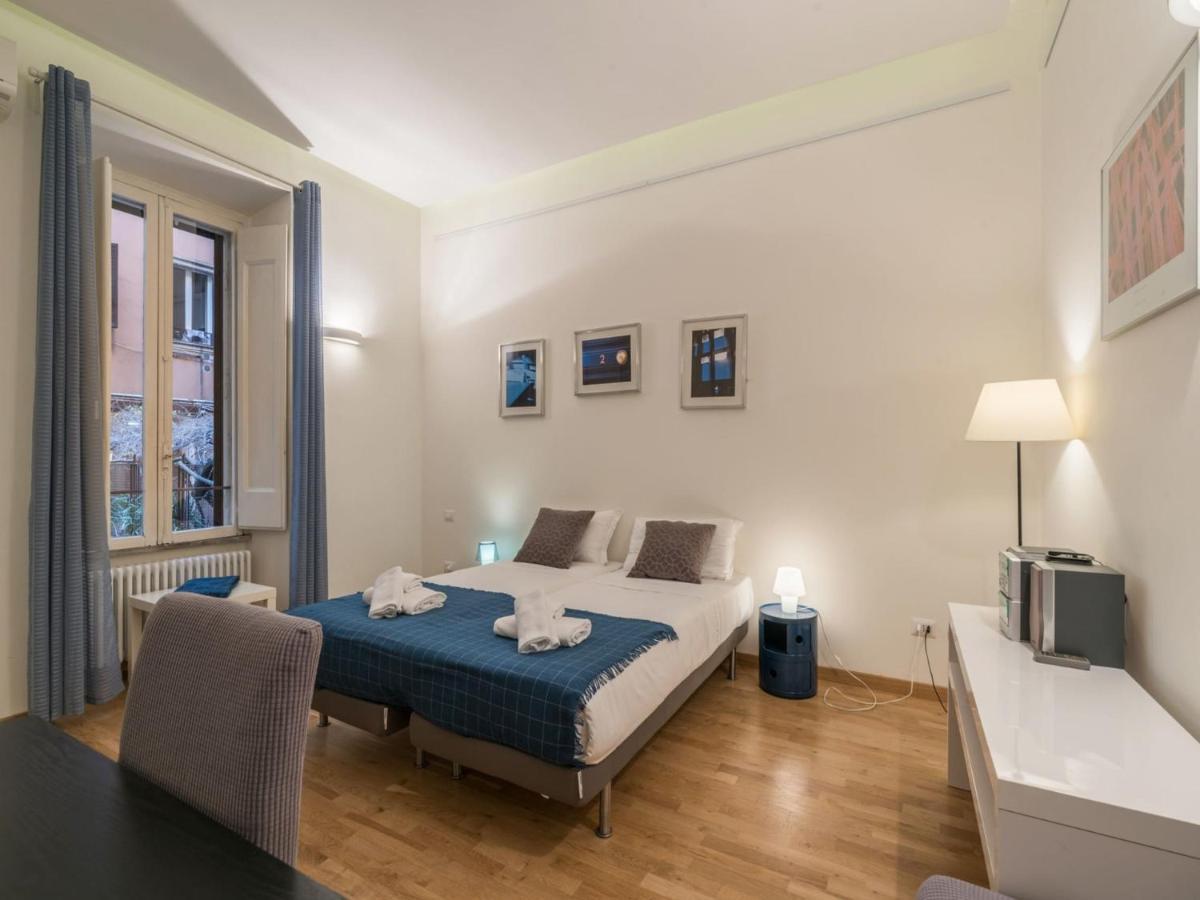 רומא The Best Rent - Elegant Flat Near Colosseum מראה חיצוני תמונה